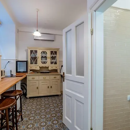 Kiraly Street Nest Apartment